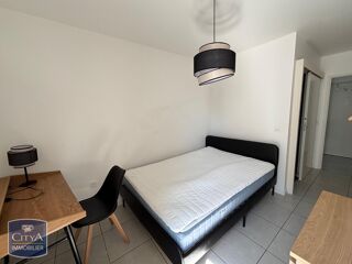  Appartement à louer 4 pièces 86 m²
