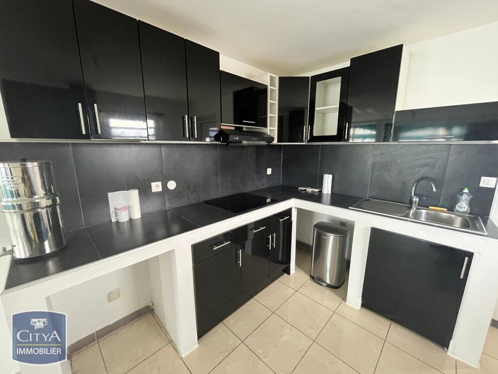 location Maison - 4 pièce(s) - 90 m² Saint-Benoît (97470)
