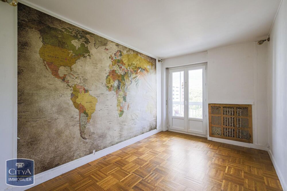 À LOUER : Appartement T5 spacieux situé à Grenoble, 83 R....