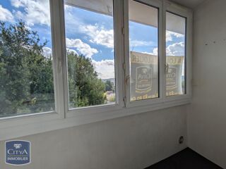  Appartement à louer 4 pièces 75 m²