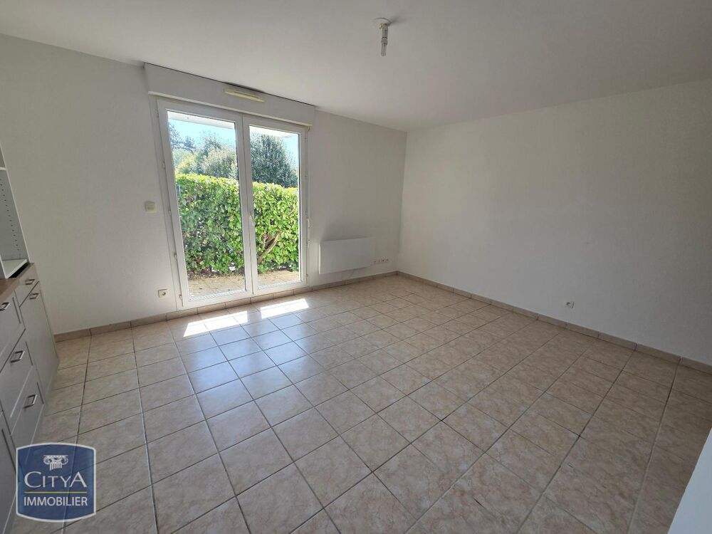 À LOUER : Appartement T1 situé à Issoire, dans le départ....
