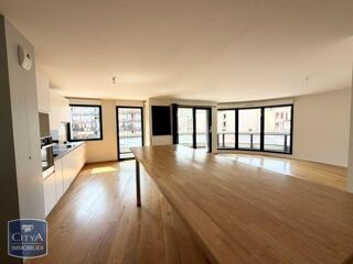  Appartement à louer 4 pièces 102 m²