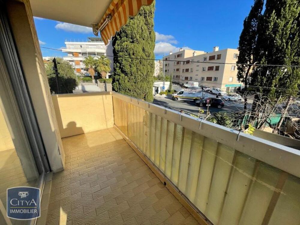 À LOUER : Appartement rénové T3 situé à Saint-Raphaël, d....