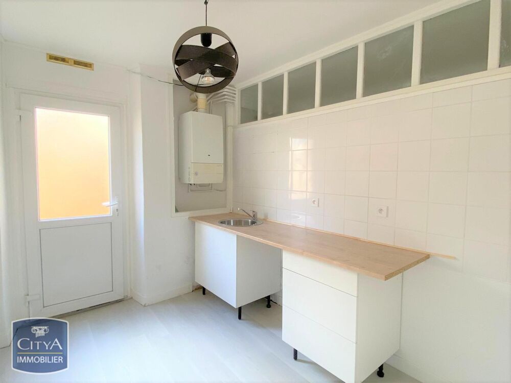 ** Travaux en cours ** À LOUER : Charmant appartement T2....