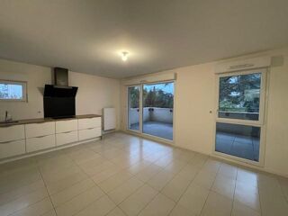 location Appartement - 3 pièce(s) - 60 m² Décines-Charpieu (69150)