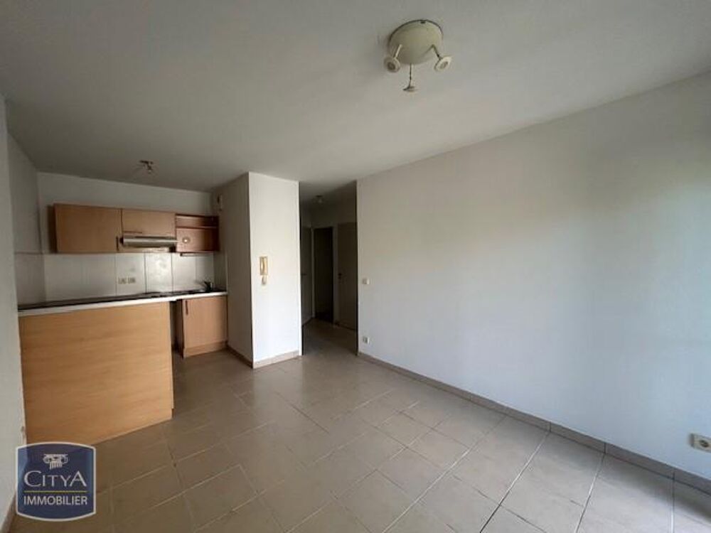 LOCATION ANNUELLE - SAUJON Appartement T2 situé à Saujon....