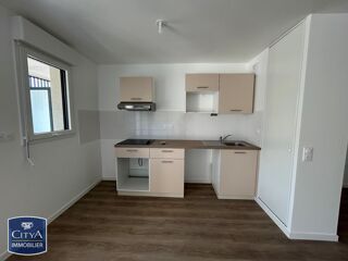  Appartement à louer 4 pièces 82 m²