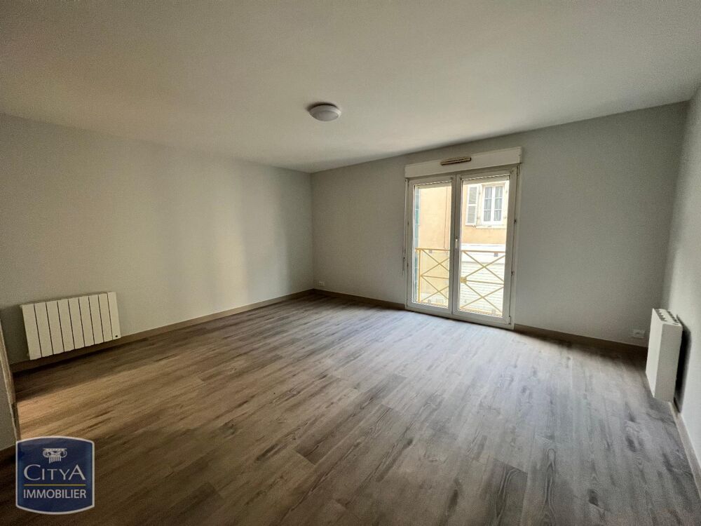 STUDIO RENOVE AVEC PARKING ET CAVE - CENTRE-VILLE À loue....