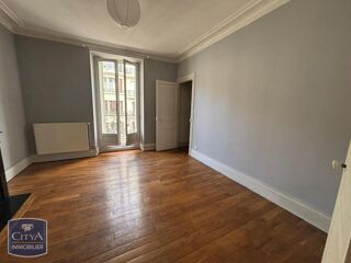  Appartement à louer 3 pièces 81 m²