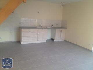  Maison à louer 4 pièces 81 m²