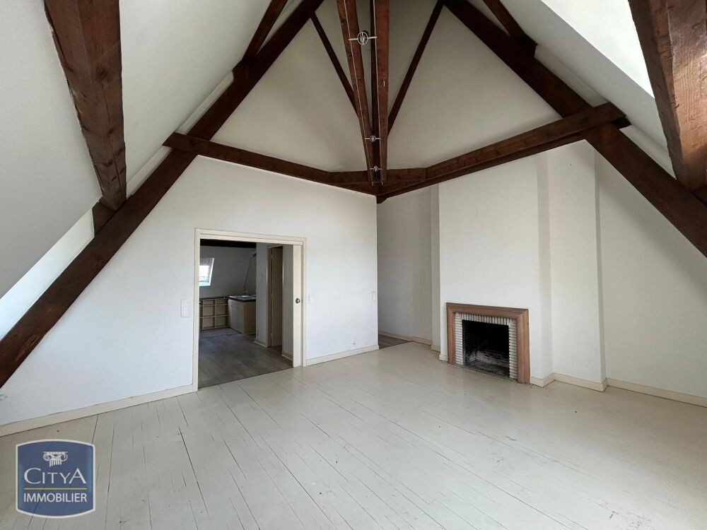À LOUER : Découvrez ce magnifique appartement ancien aty....