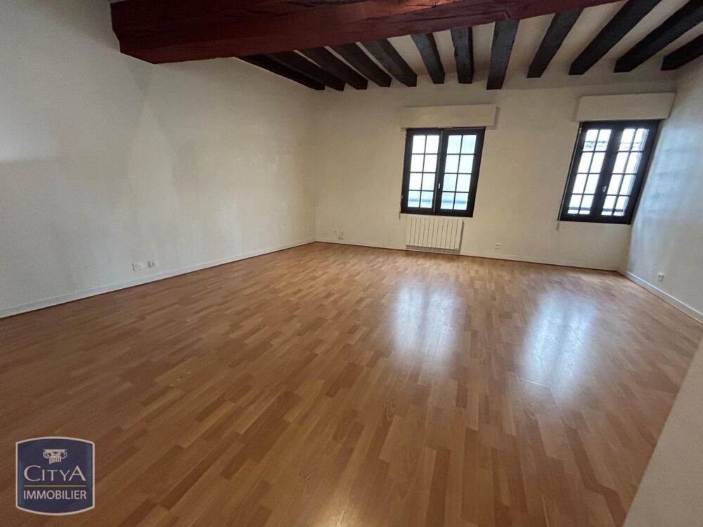 A LOUER : APPARTEMENT ANCIEN A LAVAL 1 PIECE 50 M² - QUA....