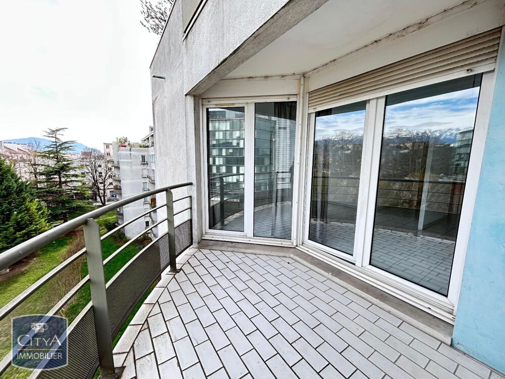 GRENOBLE proche Gare: Ce bien immobilier offre une super....