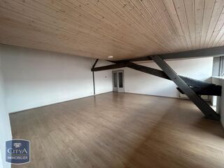  Appartement à louer 5 pièces 135 m²