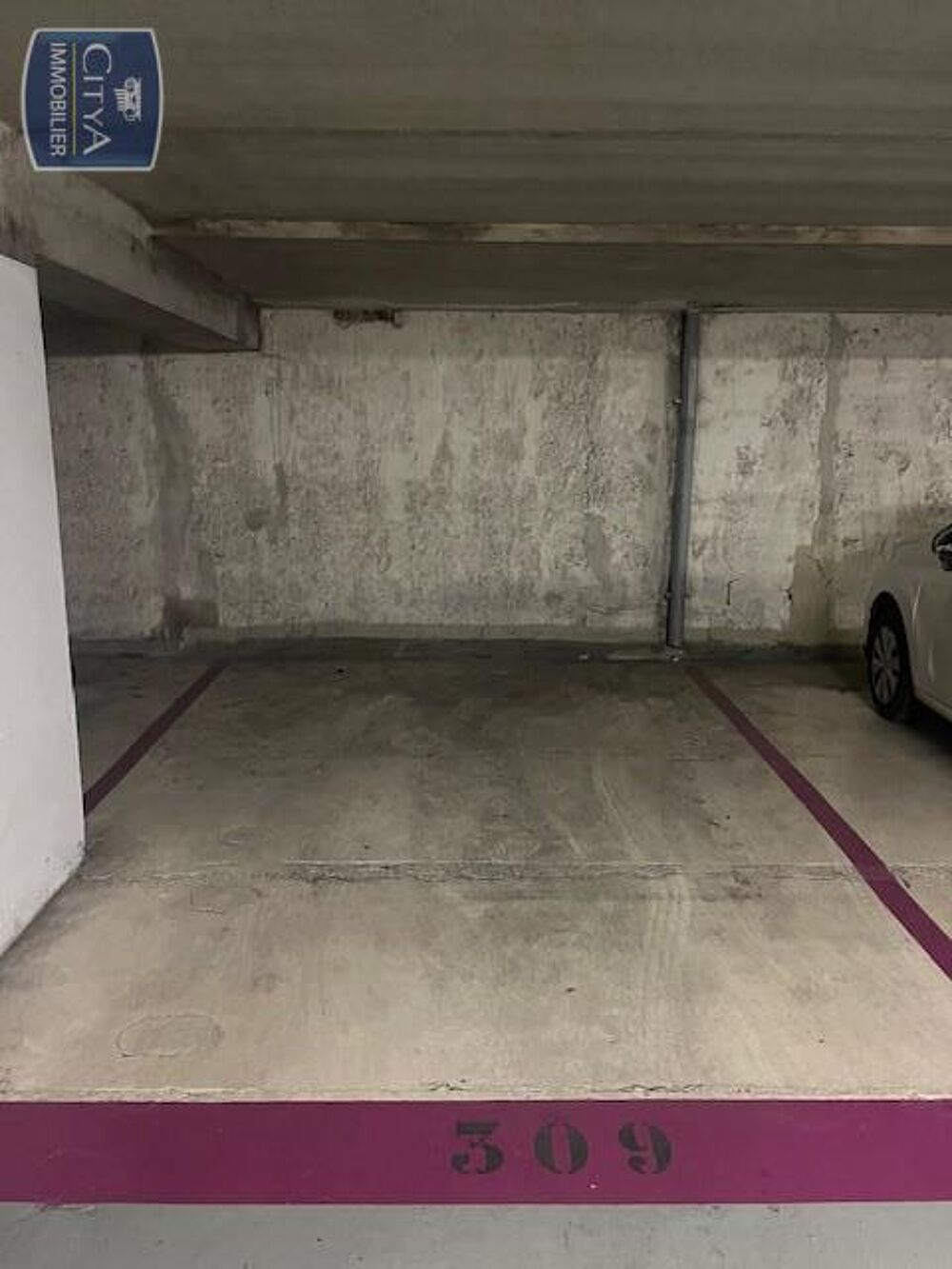 location Parking / Garage Tours (37000)