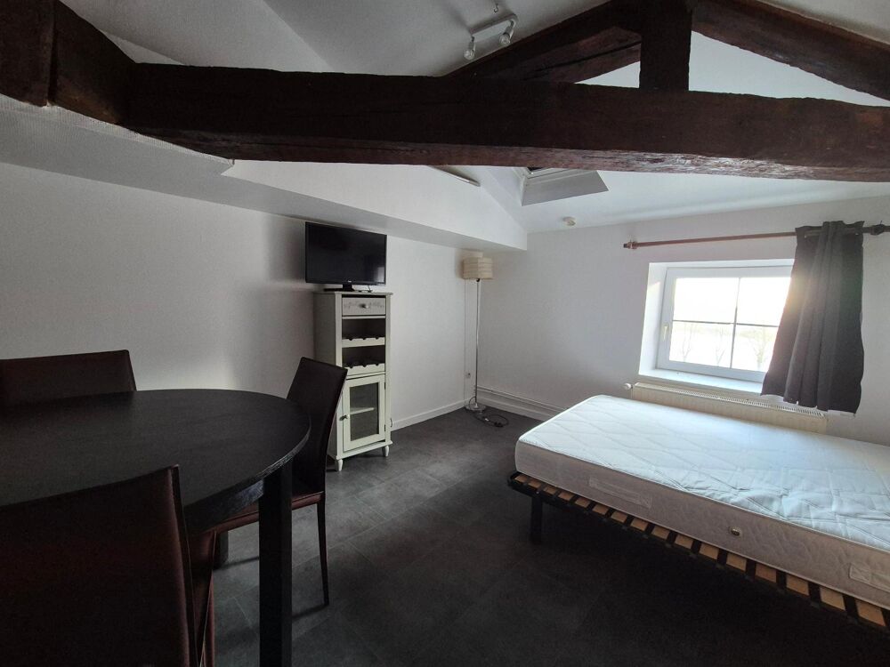 Nous vous proposons à la location un charmant studio meu....