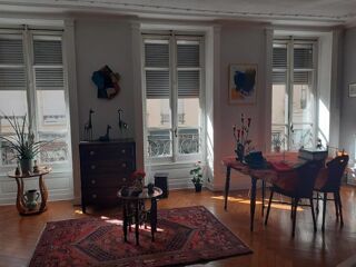 Appartement à louer 5 pièces 132 m²