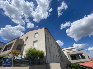  Appartement à louer 4 pièces 86 m²