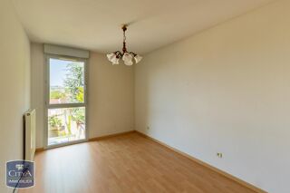  Appartement à louer 4 pièces 102 m²