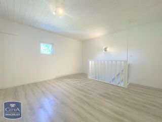  Appartement à louer 2 pièces 57 m²