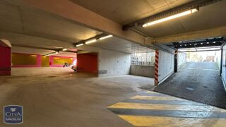  Parking / Garage à louer 