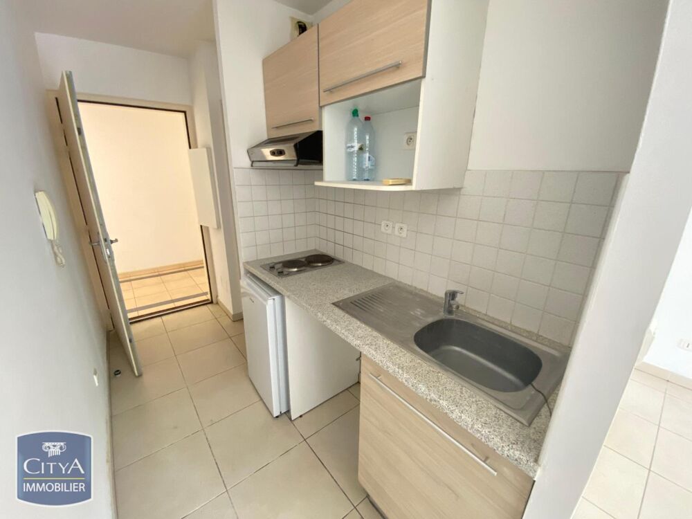 location Appartement - 1 pièce(s) - 24 m² Sainte-Clotilde (97490)