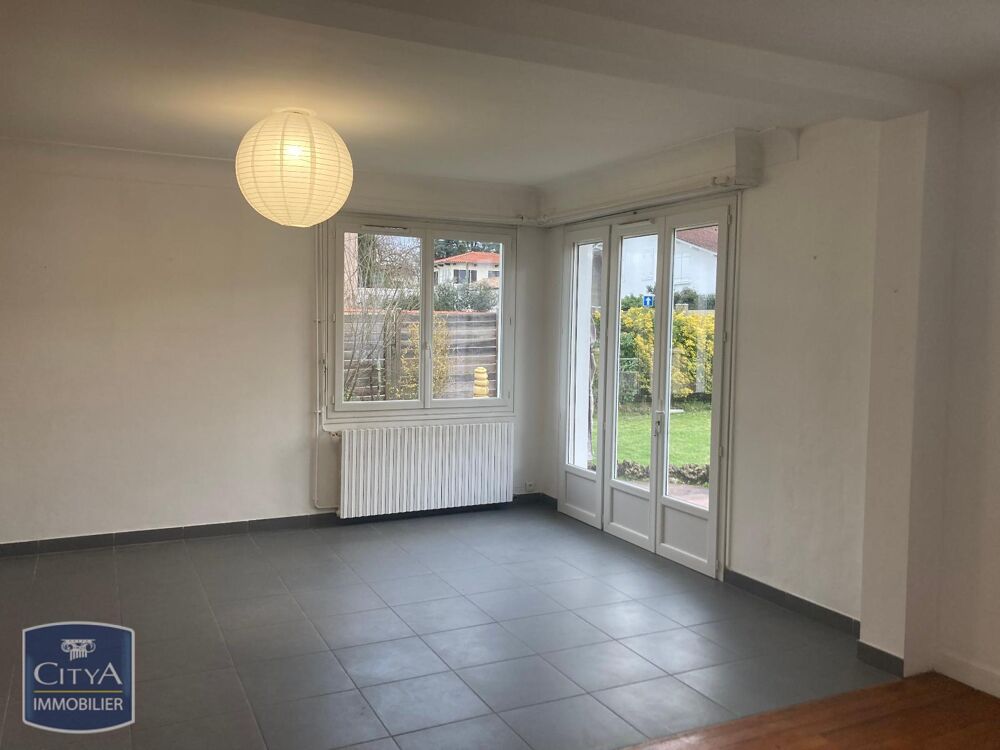 location Appartement - 4 pièce(s) - 116 m² Mont-de-Marsan (40000)