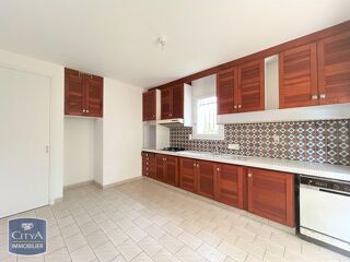  Maison à louer 7 pièces 164 m²