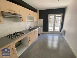 Appartement à louer 4 pièces 82 m²