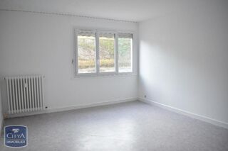  Appartement à louer 4 pièces 84 m²