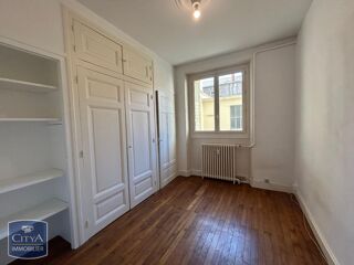  Appartement à louer 3 pièces 70 m²