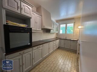  Appartement à louer 3 pièces 77 m²
