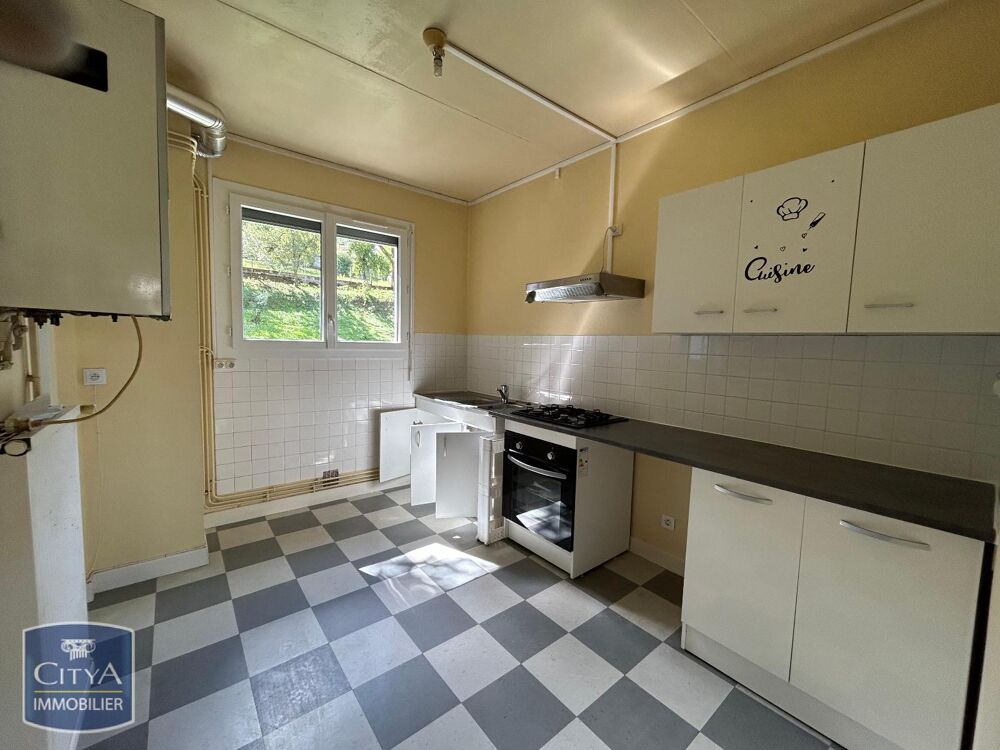 À LOUER : Appartement T4 situé à Tulle. Ce bien spacieux....