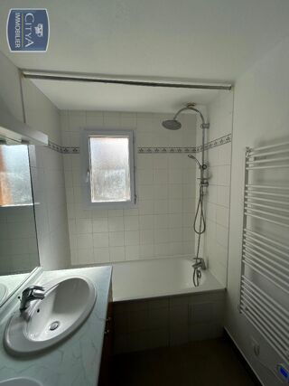  Maison à louer 4 pièces 81 m²