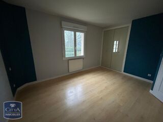 Maison à louer 6 pièces 110 m² Laval