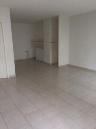  Appartement à louer 4 pièces 88 m²