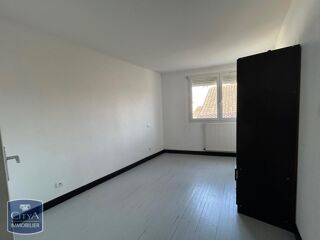  Appartement à louer 3 pièces 81 m²