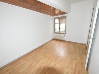  Appartement à louer 3 pièces 102 m²