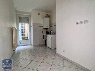  Appartement à louer 3 pièces 75 m²