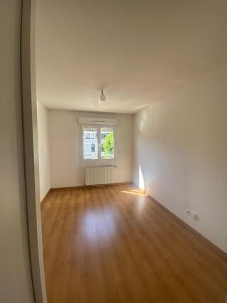  Appartement à louer 3 pièces 74 m²