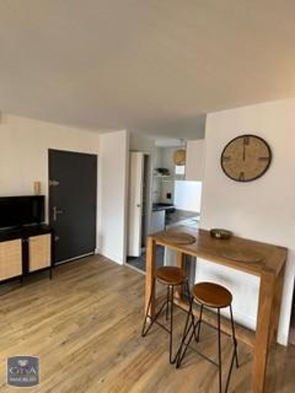 À LOUER : Appartement rénové T1 situé à Angoulême. Ce bi....