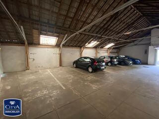  Parking / Garage à louer 