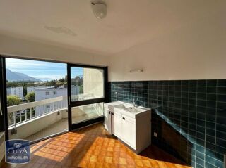 Appartement à louer 2 pièces 65 m²