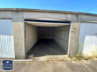  Parking / Garage à louer 