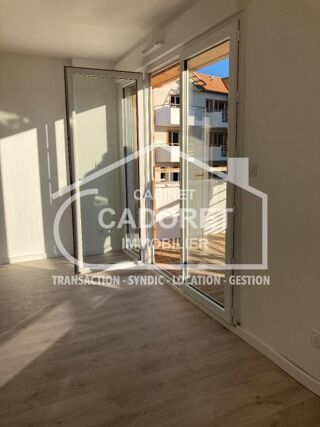 Appartement à louer 3 pièces 63 m²