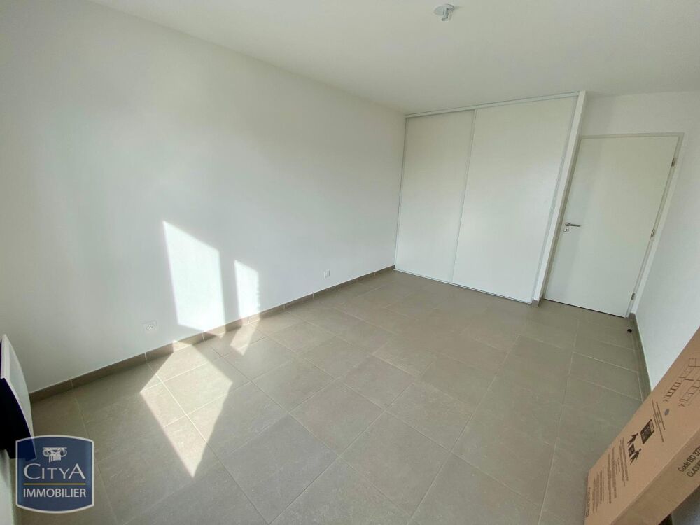 location Appartement - 3 pièce(s) - 63 m² Hyères (83400)