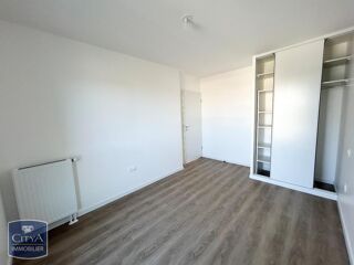  Appartement à louer 3 pièces 76 m²
