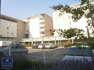  Parking / Garage à louer 