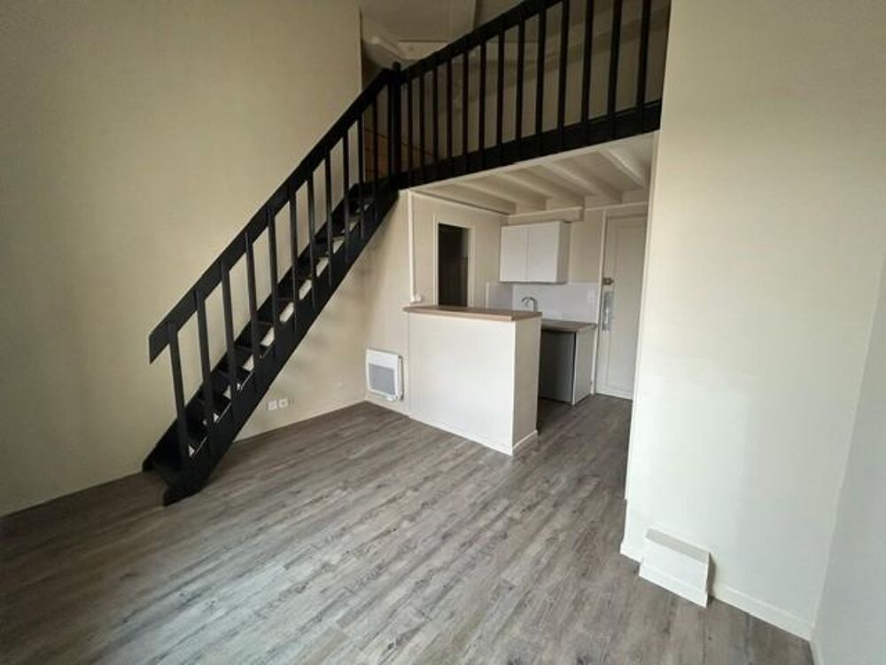 Vieux Tours - À LOUER : Appartement T1 situé en plein coe....