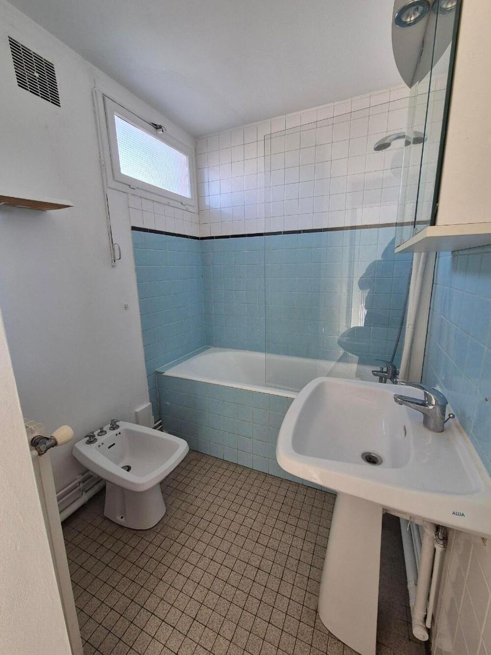 Nous vous proposons à la location un Appartement T2 idéa....